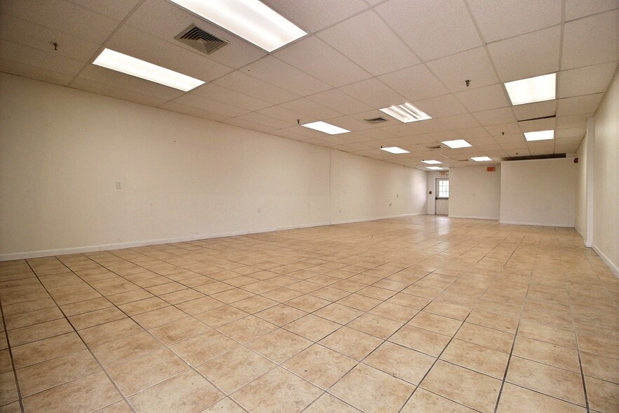 More Photos Of 267 Post Rd, Westerly General Retail For Lease