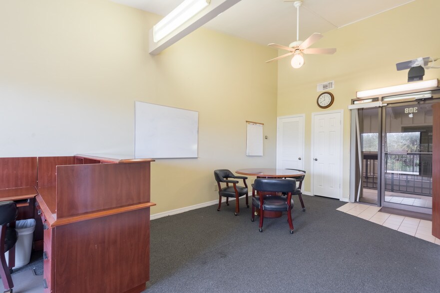 More Photos Of 2210 S Front St, Melbourne Office For Lease