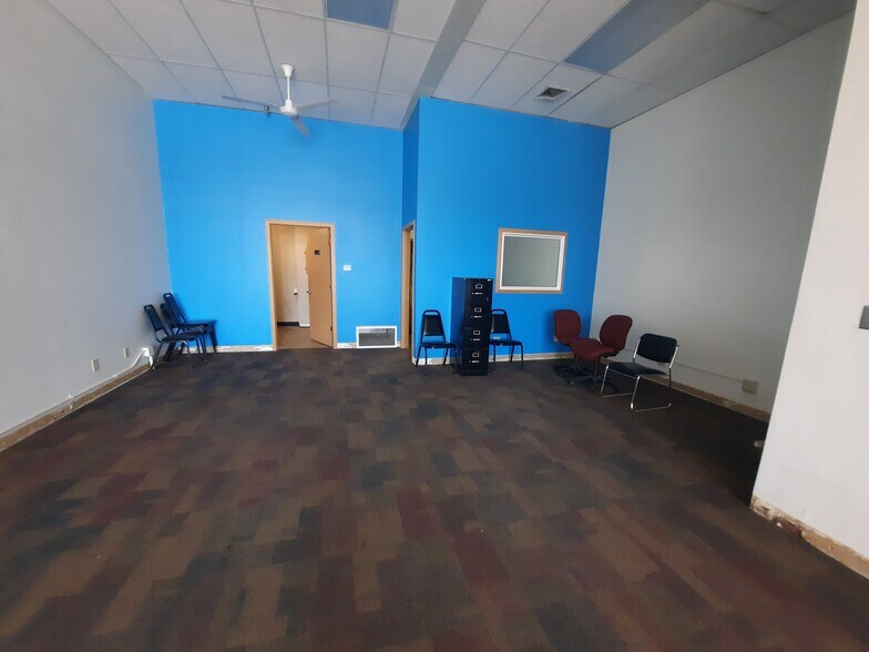 More Photos Of 1516 E Saint Patrick St, Rapid City Freestanding For Lease