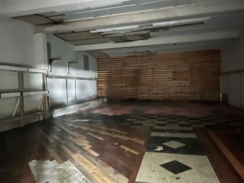 More Photos Of 2 S Plank Rd, Newburgh Warehouse For Sale