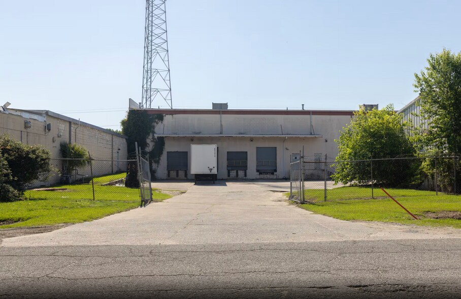 More Photos Of 42 Ross Rd, Savannah Warehouse For Sale