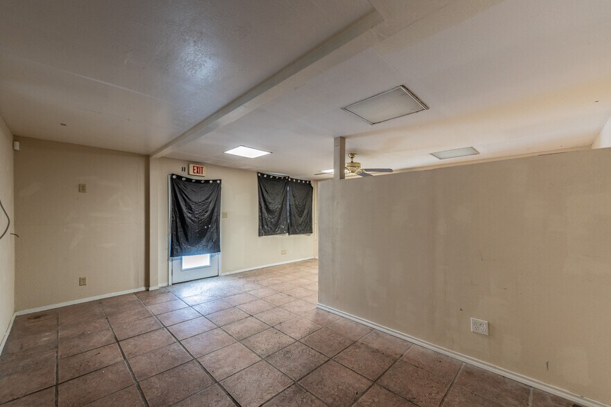 More Photos Of 1006 West Ave, San Antonio Freestanding For Lease