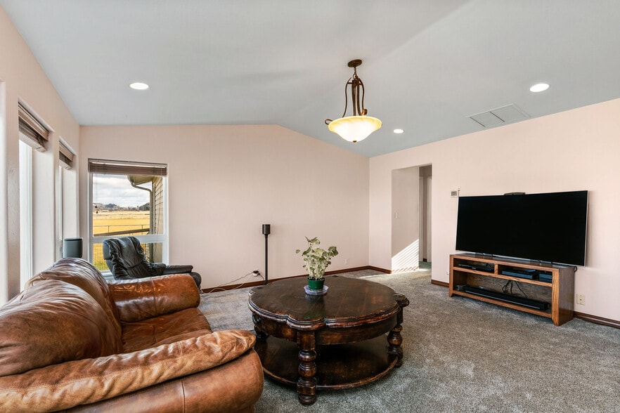 More Photos Of 9101 NW 31st St, Terrebonne Specialty For Sale