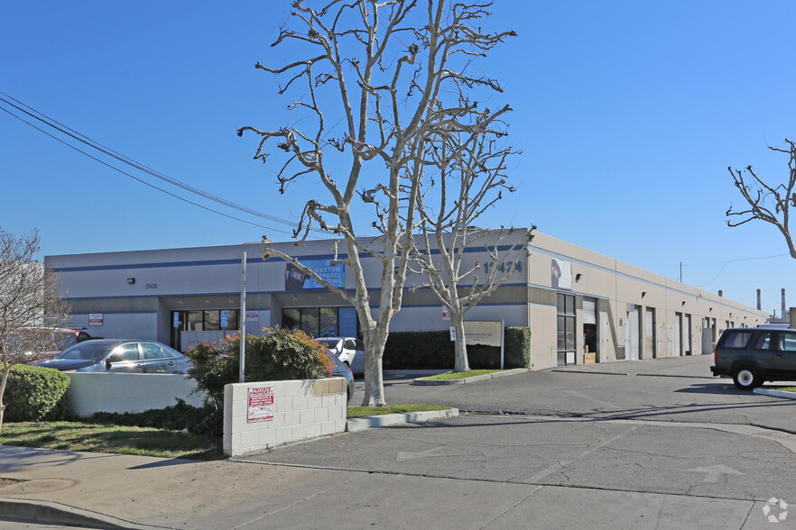 Primary Photo Of 12424-12430 Montague St, Pacoima Warehouse For Lease