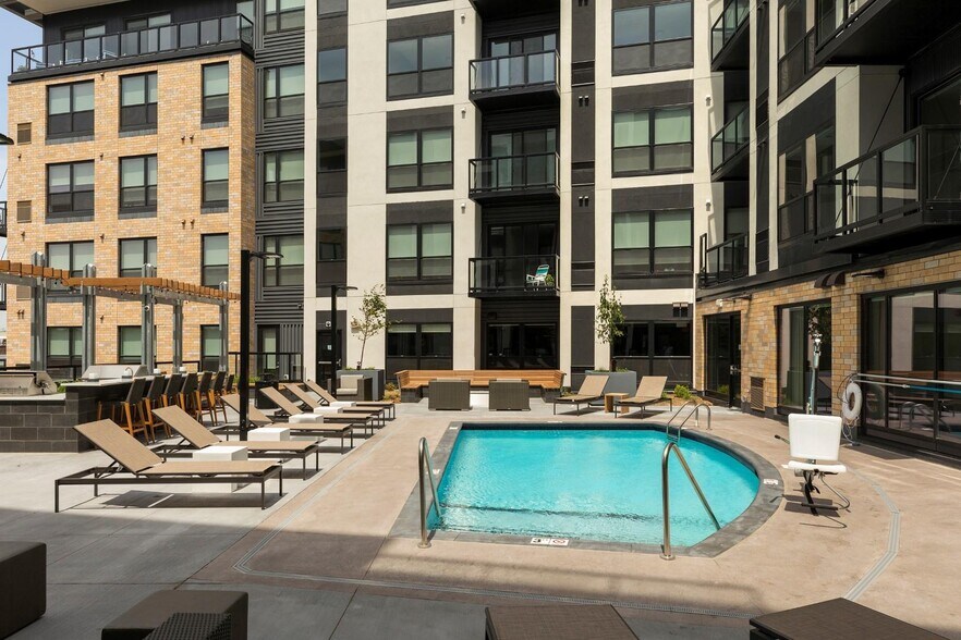 More Photos Of 1700 Plymouth Rd, Minnetonka Apartments For Lease