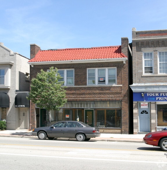Primary Photo Of 4724-4726 S Packard Ave, Cudahy Storefront Retail Residential For Lease