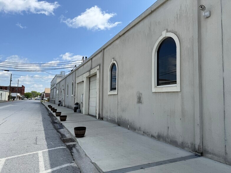 Primary Photo Of 326 S Marble St, Rockmart Distribution For Sale