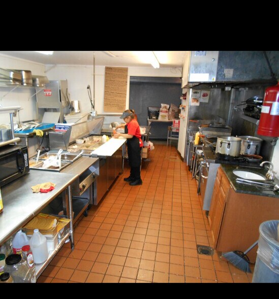 More Photos Of 530 Athens St, Tarpon Springs General Retail For Sale