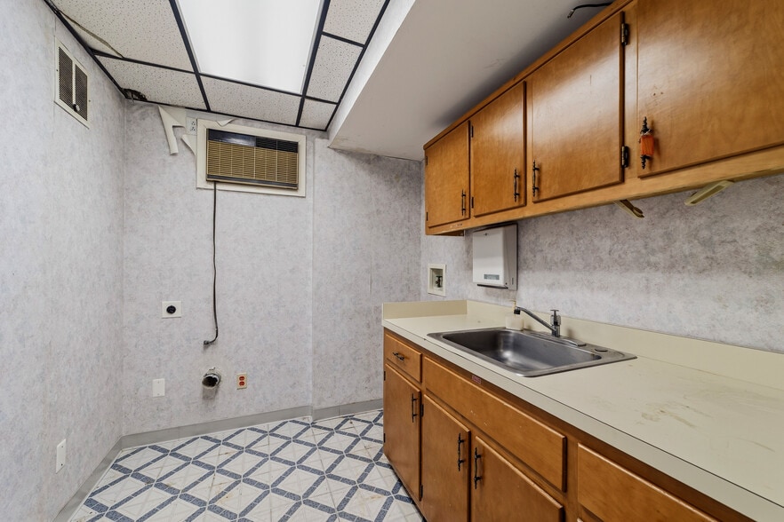 More Photos Of 2406 New Rd, Northfield Office For Sale