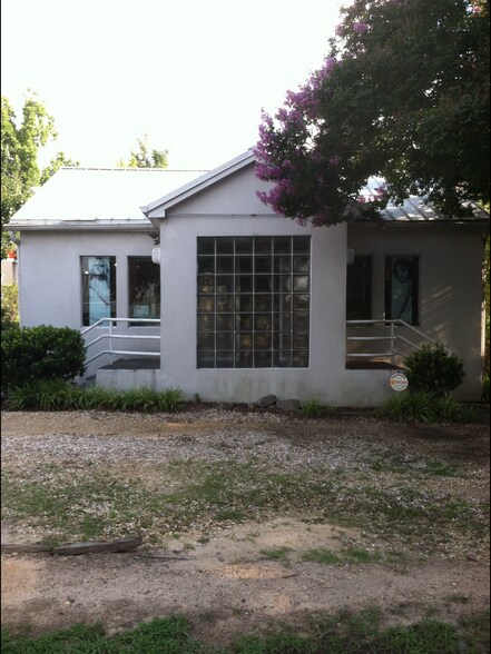 More Photos Of 4 Beck St NW, Atlanta Storefront Retail Office For Sale