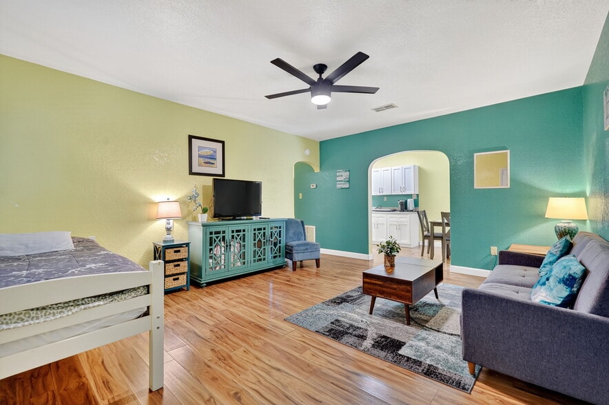 More Photos Of 3110 Phillippe Pky, Safety Harbor Hotel For Sale