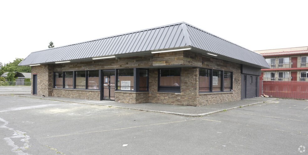 Primary Photo Of 8218 SE Holgate, Portland Convenience Store For Lease