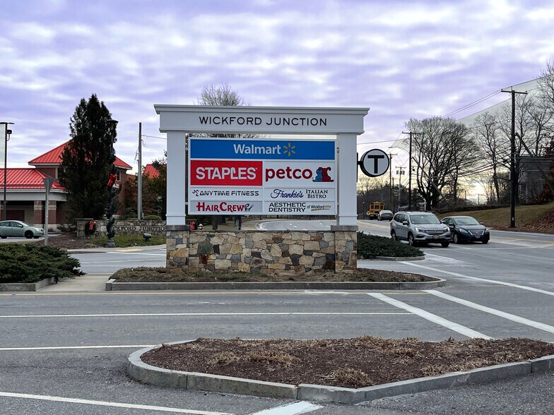 More Photos Of 1051 Ten Rod Rd, North Kingstown General Retail For Lease