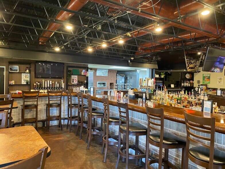 More Photos Of 2749 Noblestown Rd, Pittsburgh Restaurant For Lease
