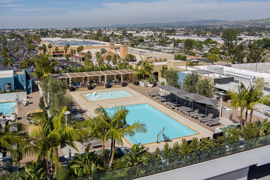 More Photos Of 185 S State College Blvd, Brea Apartments For Lease