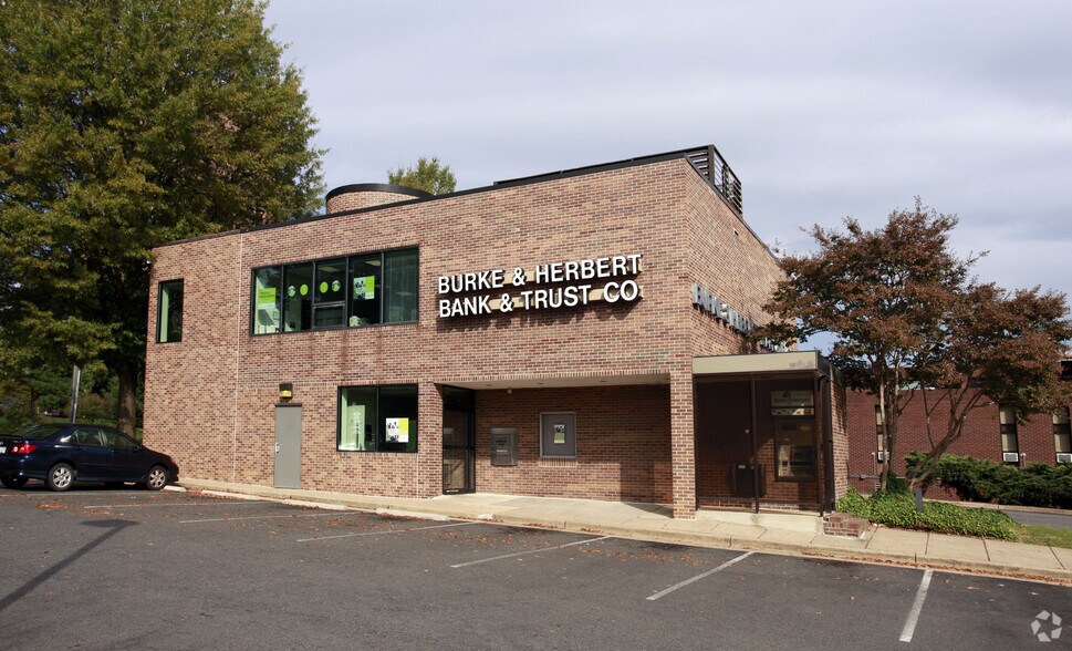 More Photos Of 155 N Paxton St, Alexandria Bank For Sale