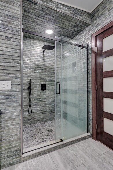 More Photos Of 102 S Wall Ave, Joplin General Retail For Lease