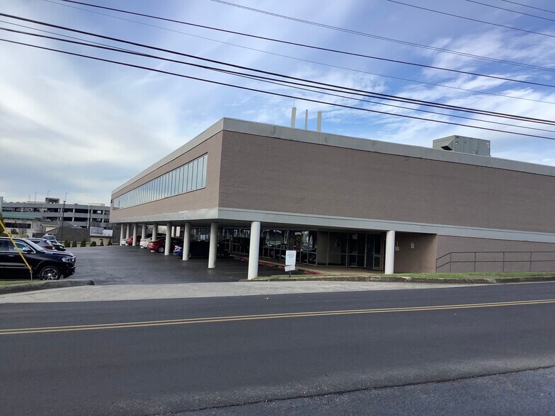 More Photos Of 2006 Franklin St SE, Huntsville Medical For Lease