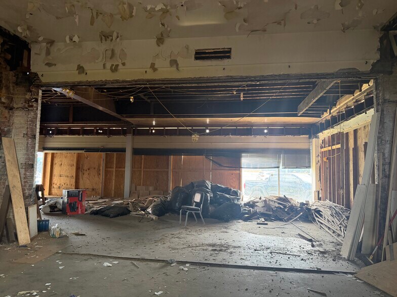 More Photos Of 120 Buffalo st, Johnson City Flex For Sale