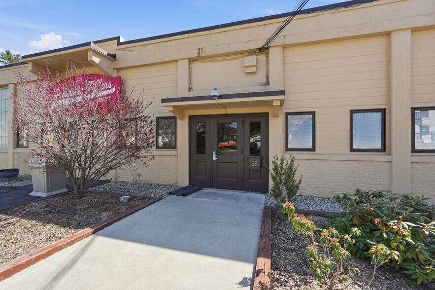 More Photos Of 38 Haywood St, Greenfield Warehouse For Sale