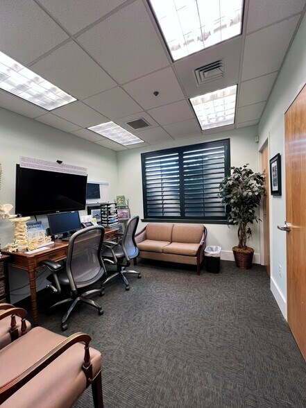 More Photos Of 1421 E Nine Mile Rd, Pensacola Medical For Lease