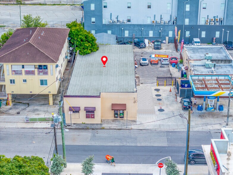 Primary Photo Of 999 W Flagler St, Miami Service Station For Lease