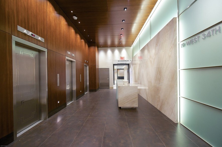 More Photos Of 19 W 34th St, New York Office For Lease