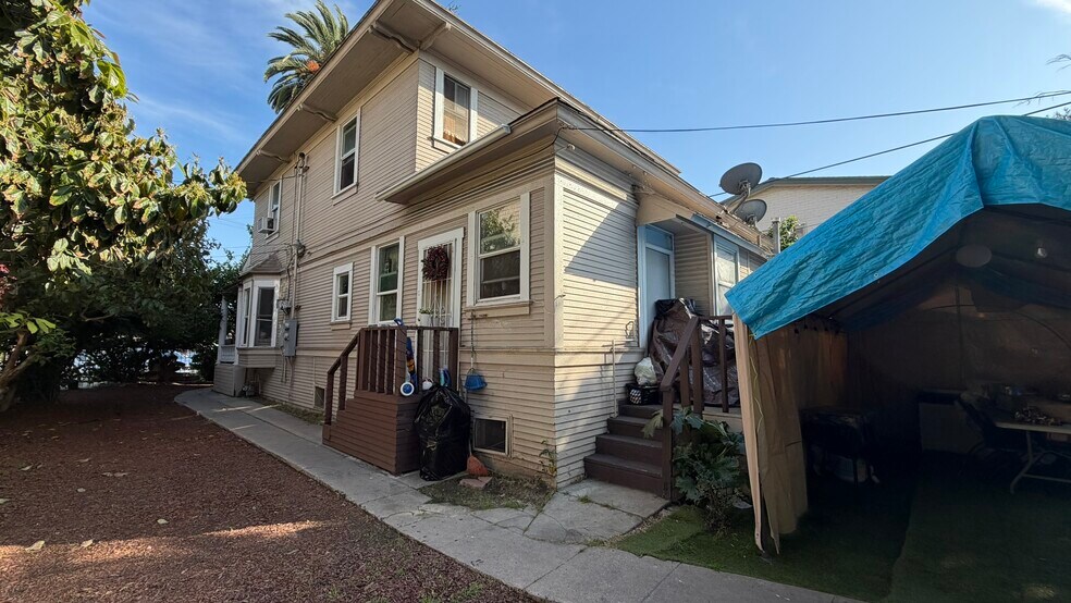 Primary Photo Of 1711-1715 Toberman St, Los Angeles Apartments For Sale