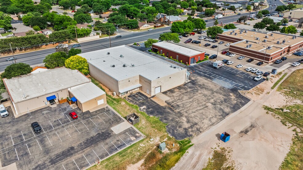 More Photos Of 7705 Quaker Ave, Lubbock Freestanding For Sale