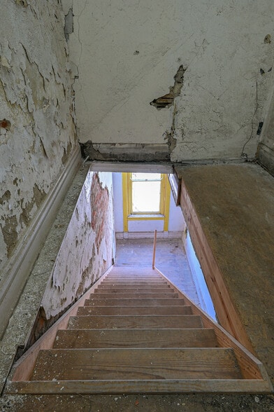 More Photos Of 1913 Central Ave, Cincinnati Office Residential For Sale