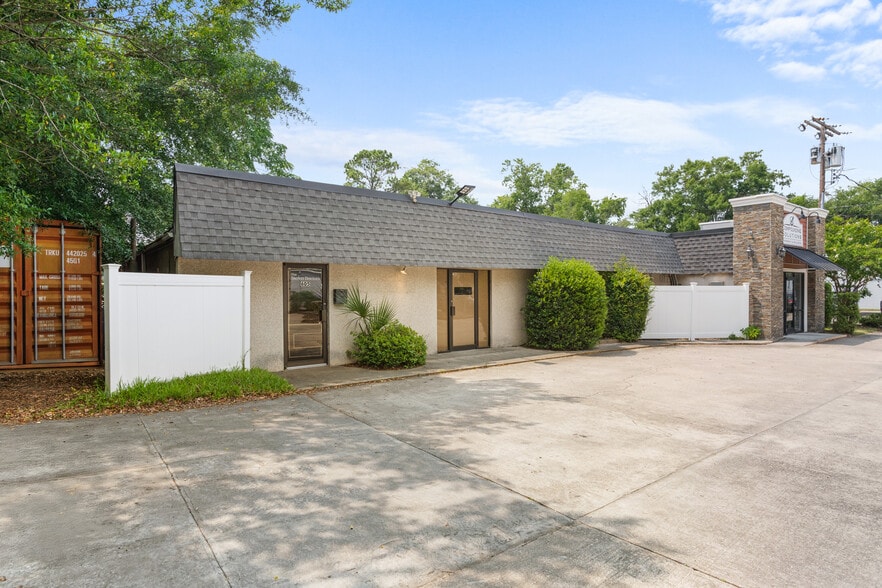 More Photos Of 605 E 69th St, Savannah Office For Lease