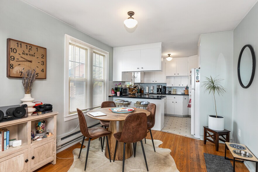 More Photos Of 2250 Bonair Pl SW, Seattle Apartments For Sale
