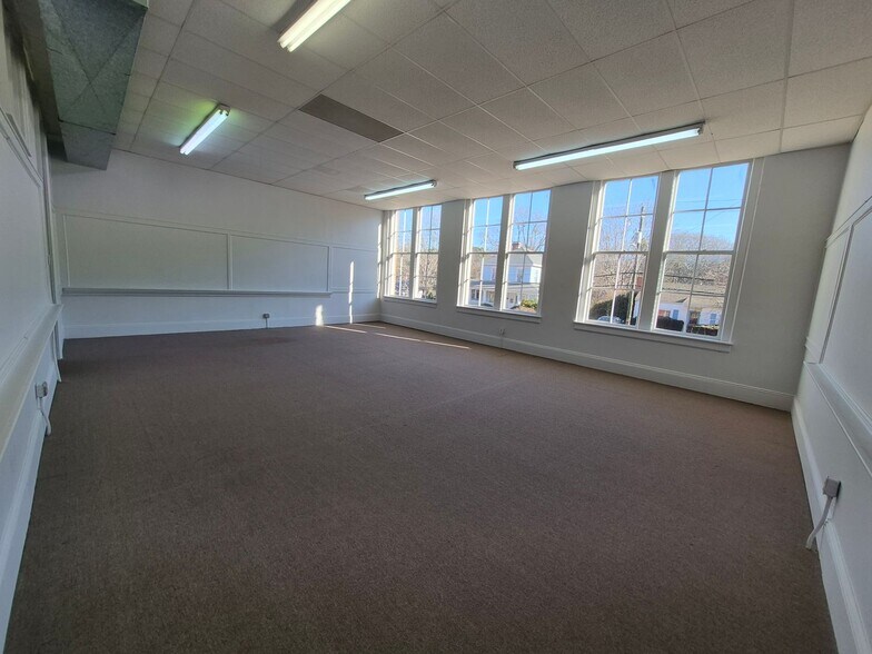 More Photos Of 507 N Steele St, Sanford Office For Lease