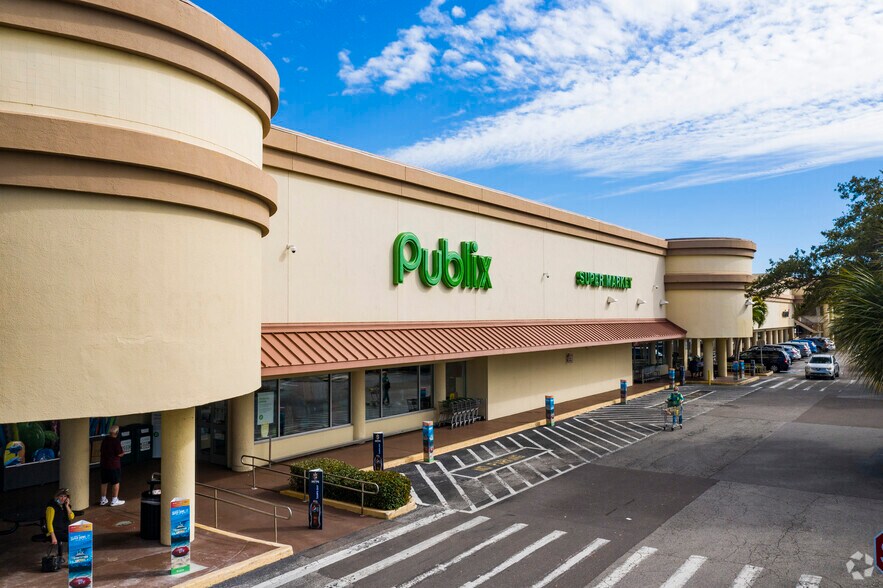 More Photos Of 4600 Gulf Blvd, Saint Petersburg Unknown For Lease