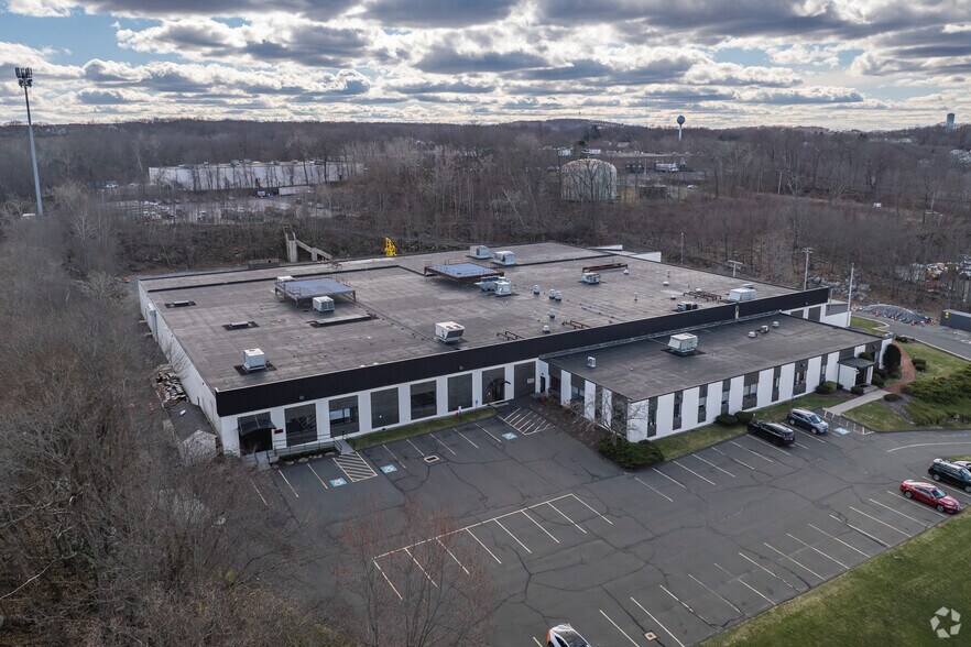 More Photos Of 562 Captain Neville Dr, Waterbury Manufacturing For Lease