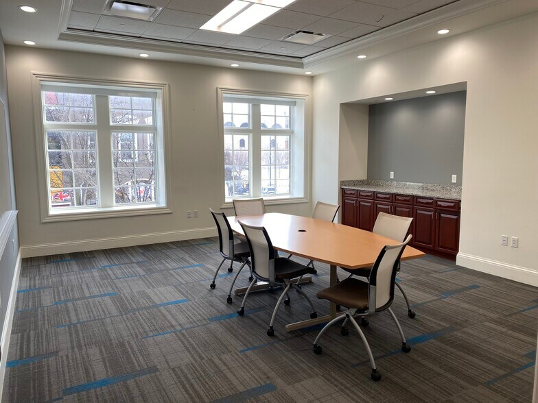 More Photos Of 130 S Union St, Traverse City Office For Lease