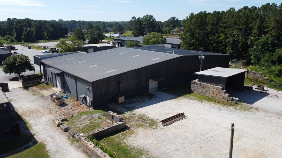 More Photos Of 10371 Old Atlanta Hwy, Covington Unknown For Lease