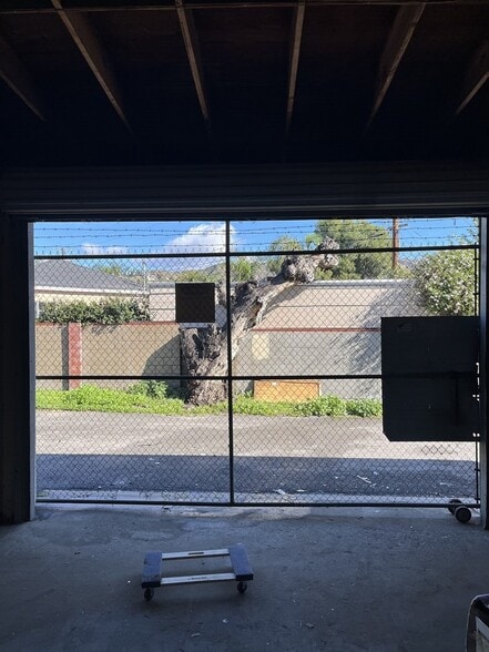 More Photos Of 7610 San Fernando Rd, Sun Valley Warehouse For Sale