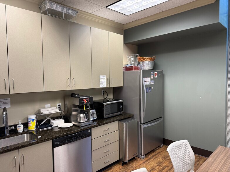 More Photos Of 5960 N Point Pky, Alpharetta Bank For Sale