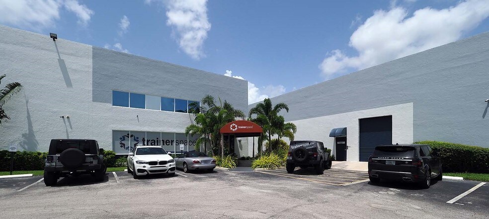 More Photos Of 990 S Rogers Cir, Boca Raton Manufacturing For Lease