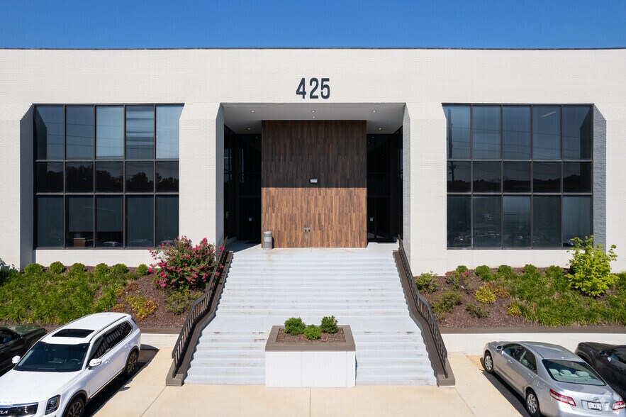 More Photos Of 425 N New Ballas Rd, Creve Coeur Office For Lease