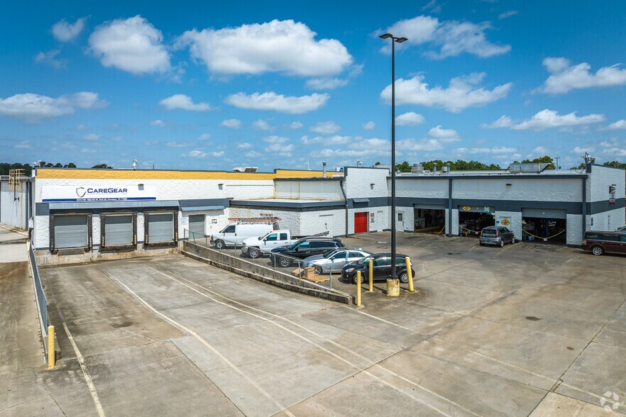 More Photos Of 7075 FM 1960 Rd W, Houston Warehouse For Lease