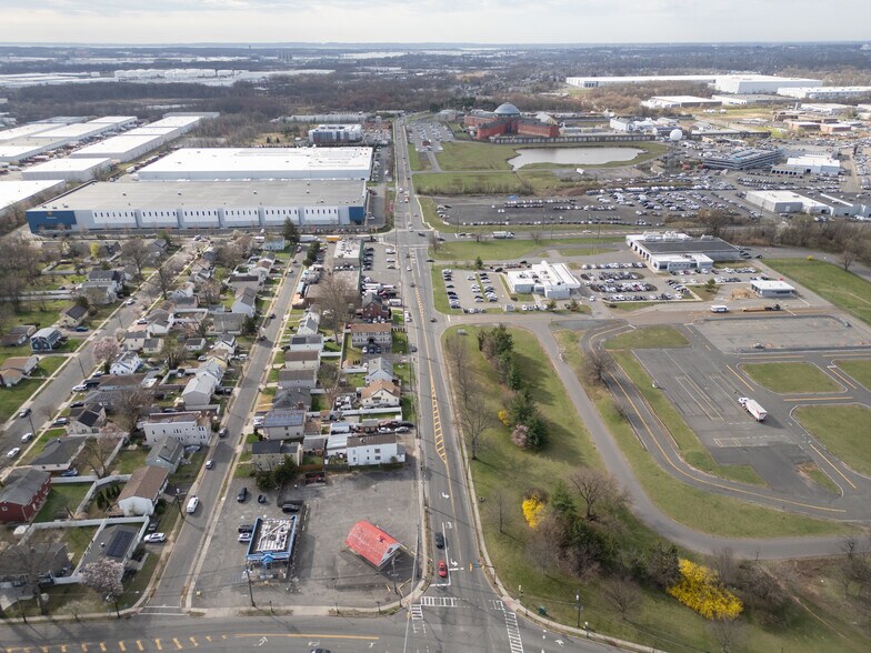 More Photos Of 735 E Hazelwood Ave, Rahway Freestanding For Sale