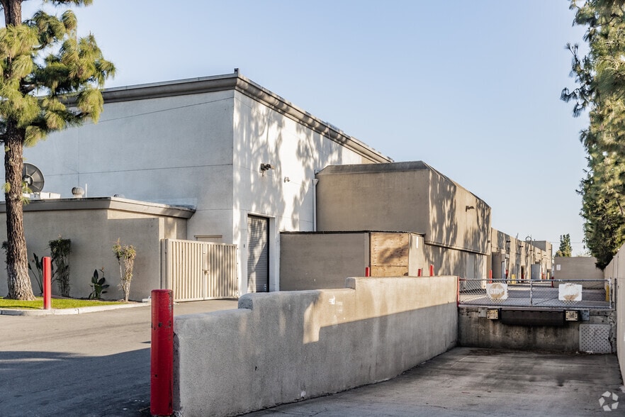 More Photos Of 229-333 N Euclid St, Fullerton Unknown For Lease
