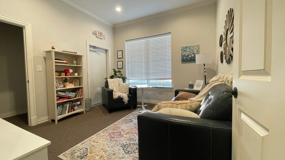 More Photos Of 8668 John Hickman Pky, Frisco Medical For Sale