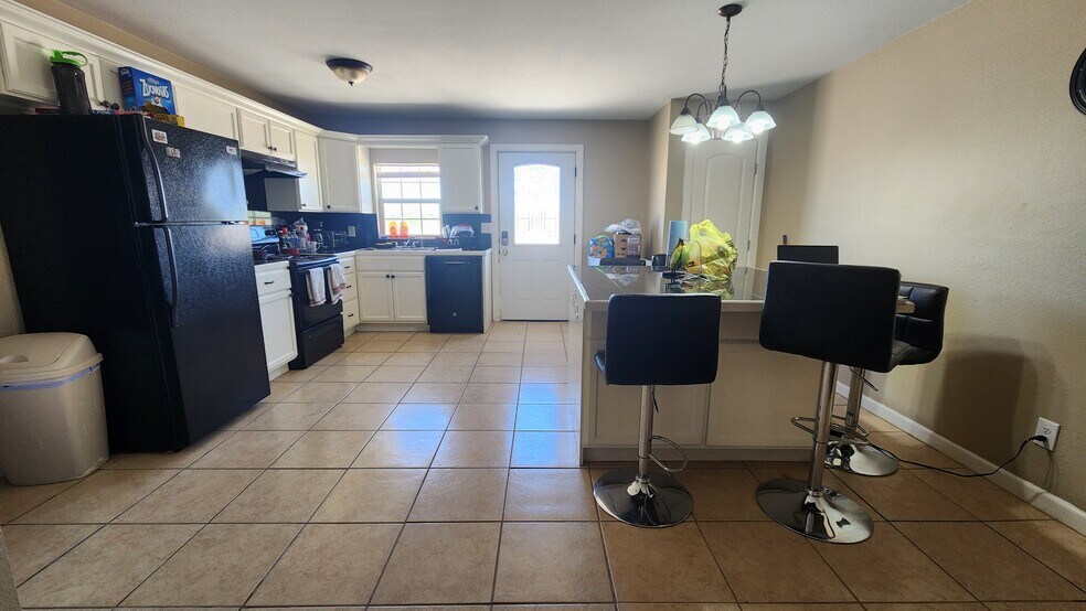 More Photos Of 9300 W County Road 60, Midland Flex For Sale