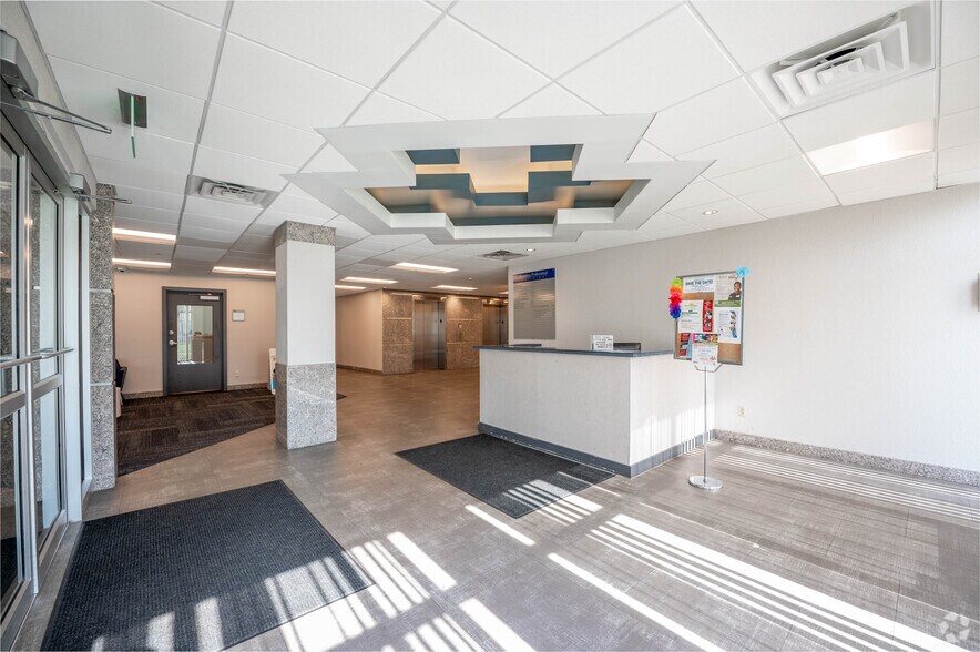 More Photos Of 3266 N Meridian St, Indianapolis Medical For Lease