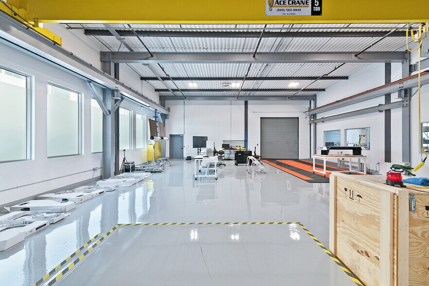 More Photos Of 12536 Chadron Ave, Hawthorne Light Distribution For Sale