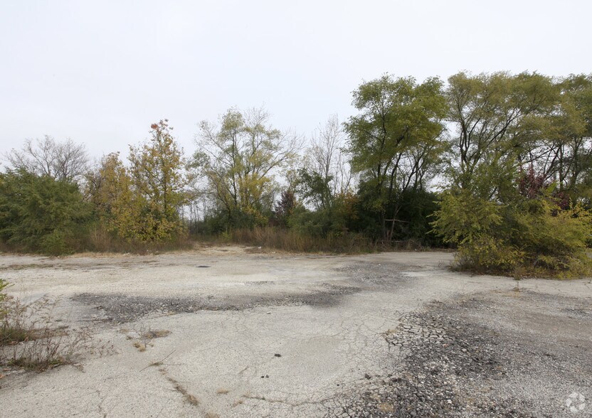More Photos Of NEC Of Route 60/83 & Midlothian Rd, Mundelein Land For Sale