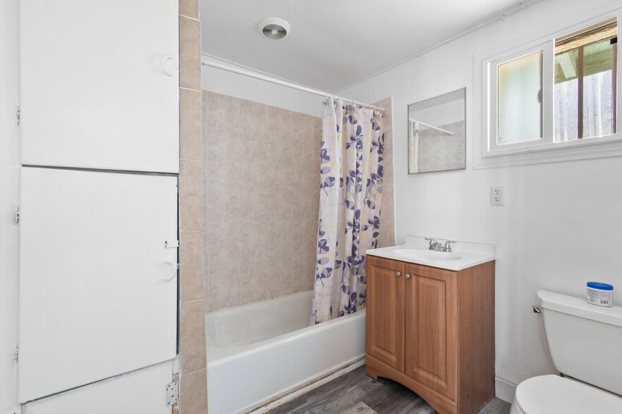 More Photos Of 3814 Acacia St, San Diego Auto Repair For Sale